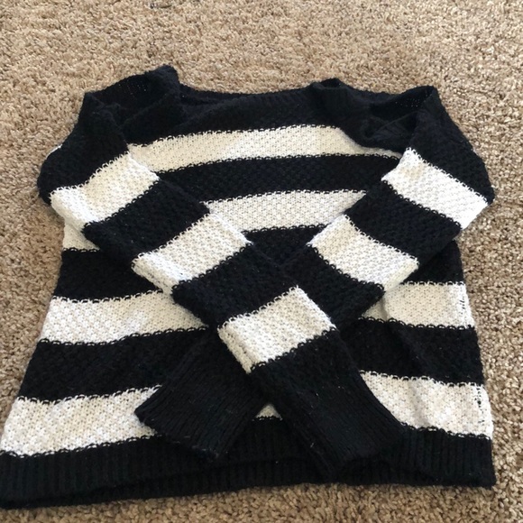 Black and white striped sweater - Picture 1 of 2